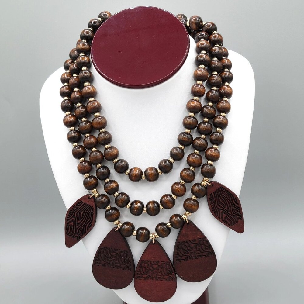 C1946 Triple Strand Resin Brown Beads Pendant Necklace Gold Tone Spacer 16"